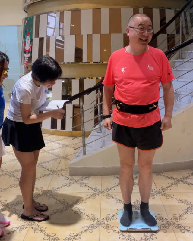 业主进行称重。