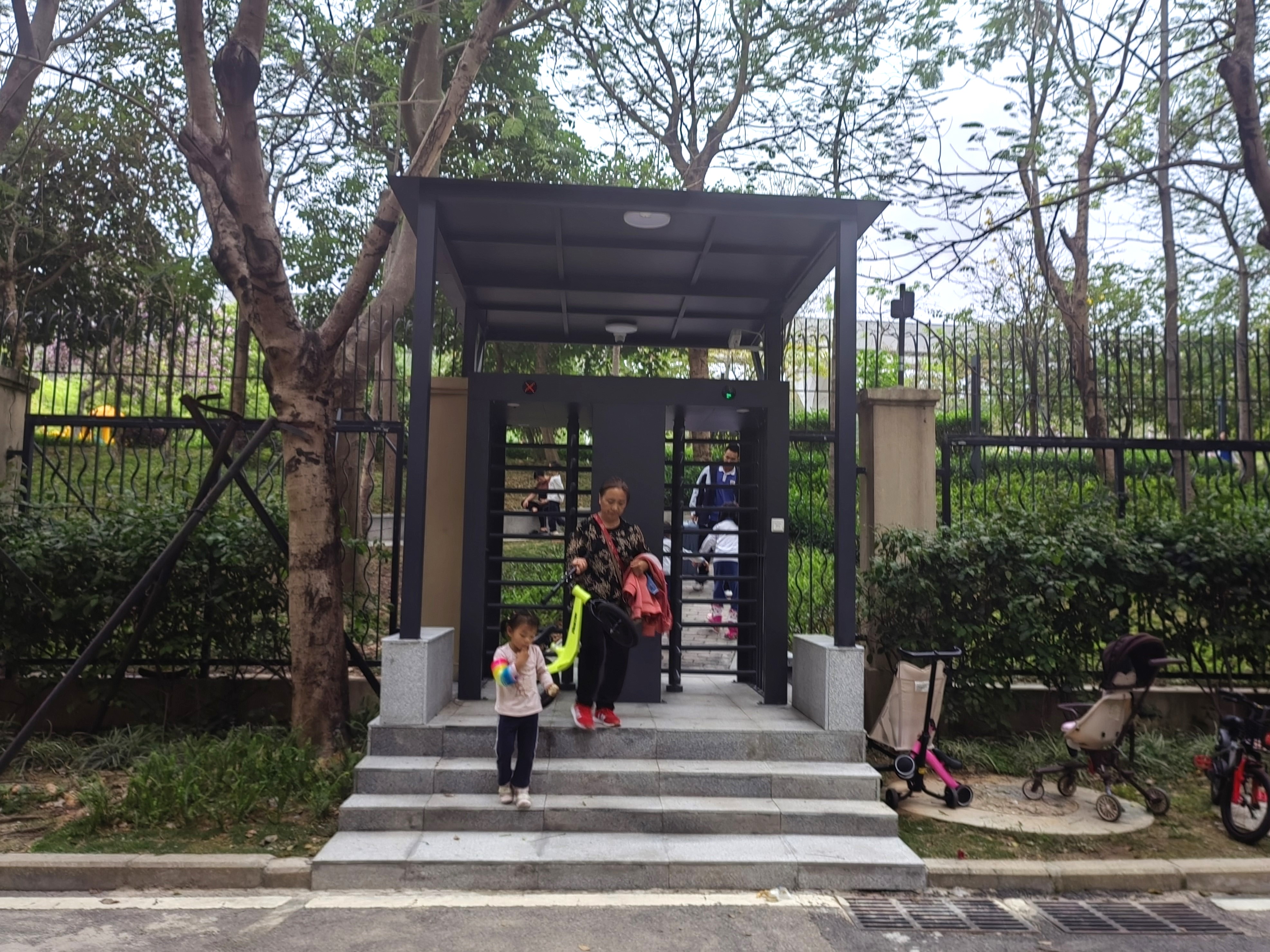 坪山街道：打开便民之门，连通群众心门