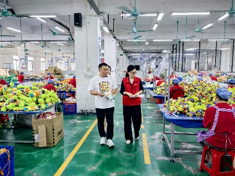 京东2000亿内销政策激活东莞外贸企业转型 72小时极速落地千万级订单