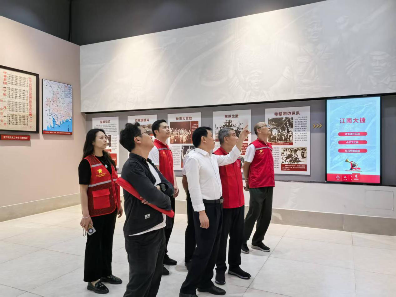 桂园街道退役军人服务站开展清明烈士祭扫活动