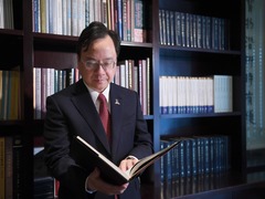 以科学之光培育未来之才——访香港中文大学校长卢煜明