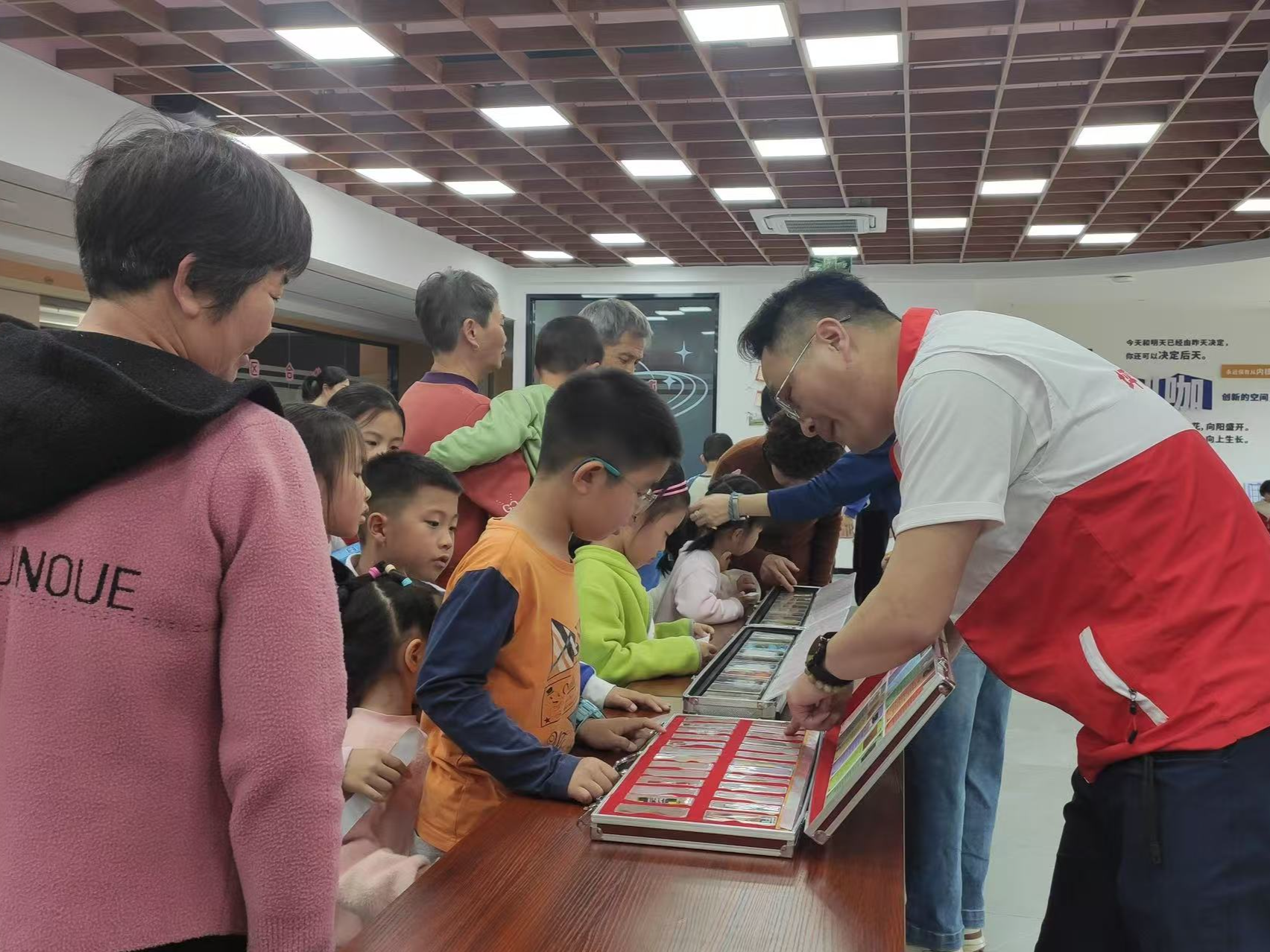 碧岭街道禁毒宣传寓教于乐