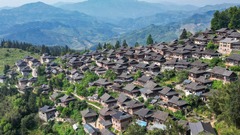 贵州从江：岜沙苗寨景如画 