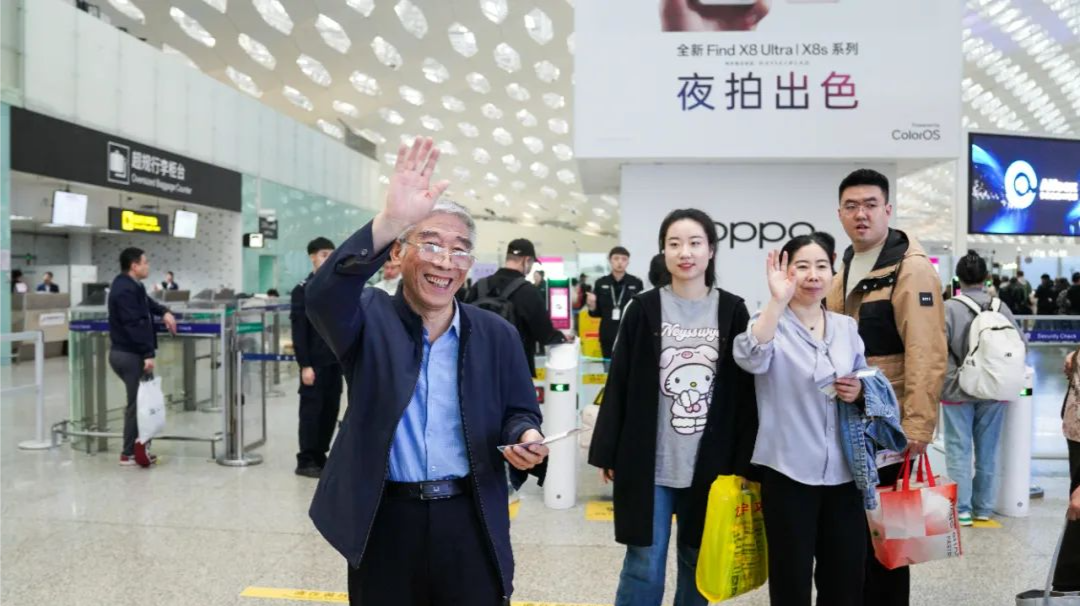 “山西姥爷”踏上返程路 期待下一次相聚