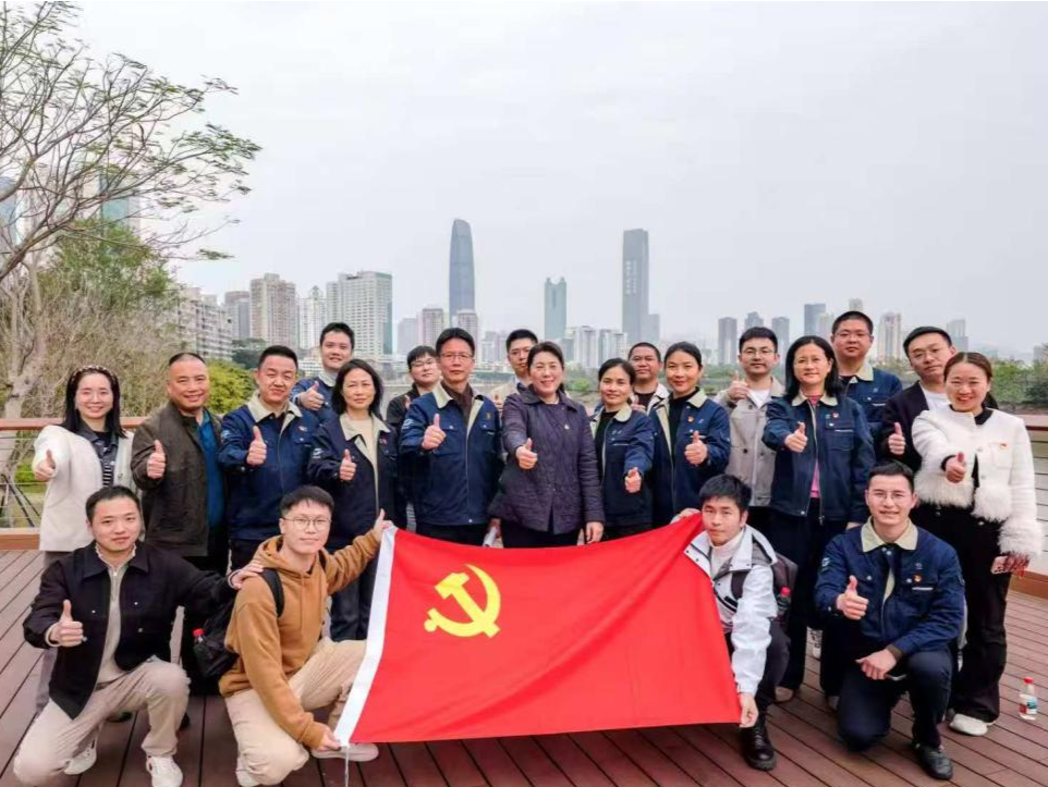 深圳环水集团多部门联合开展“巡河净口，党辉润生态”主题党日活动