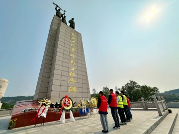 清明祭英烈，建设者缅怀先烈赓续奋斗力量