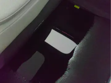下雨导致车内进水，阿维塔门店：停车位置不对丨有料