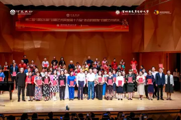 深圳市军休干部红星合唱团在第十六届“永远的辉煌”合唱艺术展演活动斩获金奖