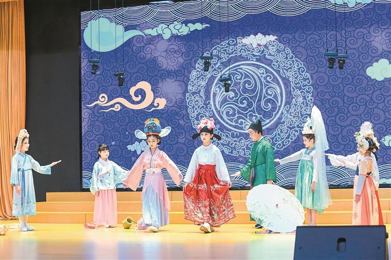 美育一件事 润物细无声 深圳美育从单一走向全学科、全场景浸润式教育新实践