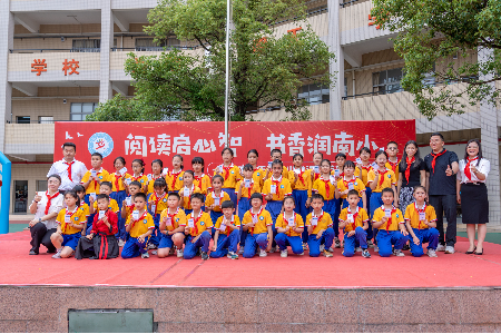 书报为媒，架起成长桥梁！南朗小学《香山少年报》校园通讯站成立