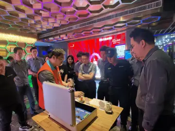 谨防“隐形杀手”！翠竹街道为娱乐场所从业人员敲响禁毒警钟