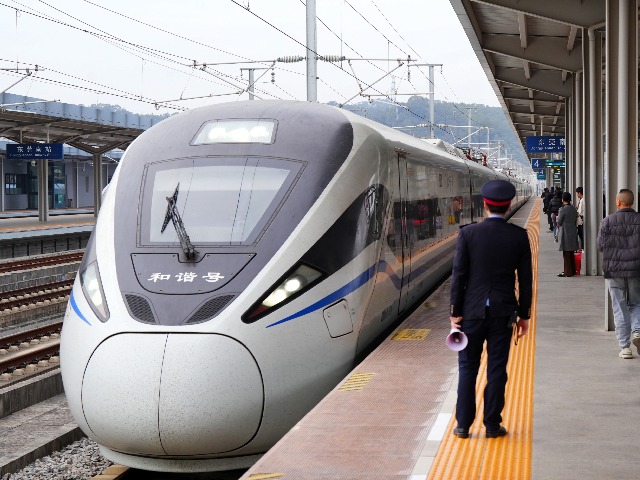 热门方向加车！东莞南站五一客流预计达18万人次