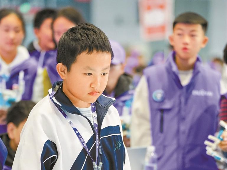 以阅读为翼，赴科学之约！机器人大赛全国总冠军高尹祺的阅读之旅