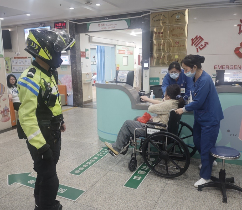 龙岗铁骑紧急救援：孕妇凌晨剧痛，争分夺秒护送就医