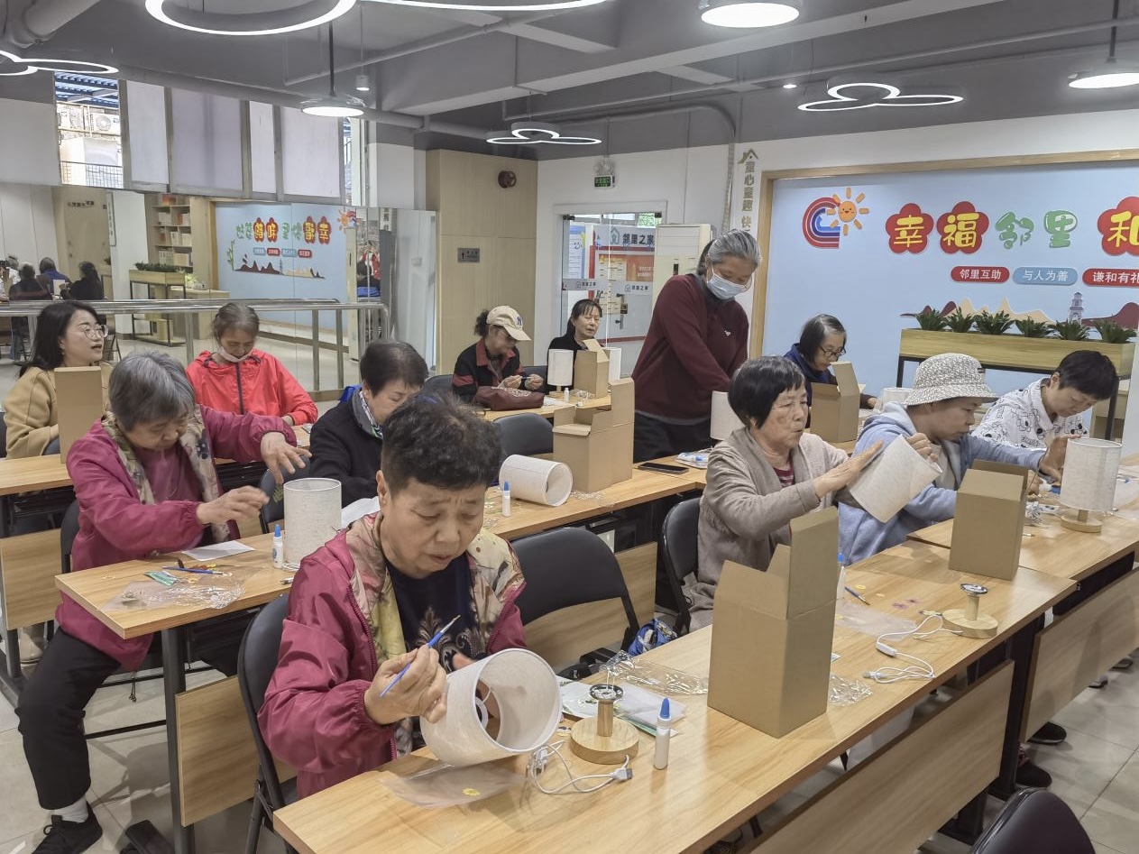 翠达社区：公益讲座+手工减压 护航老年人心理健康