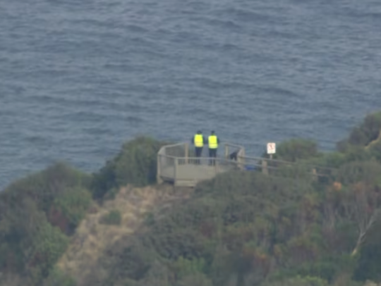 两名中国公民被海浪卷走致1死1失踪，驻墨尔本总领馆提醒
