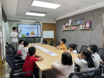 绘本+游戏，翠达社区解锁儿童英语学习“趣” 模式