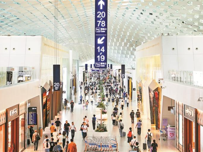 跃升“6000万”新量级再发力！深圳机场斩获三项国际大奖