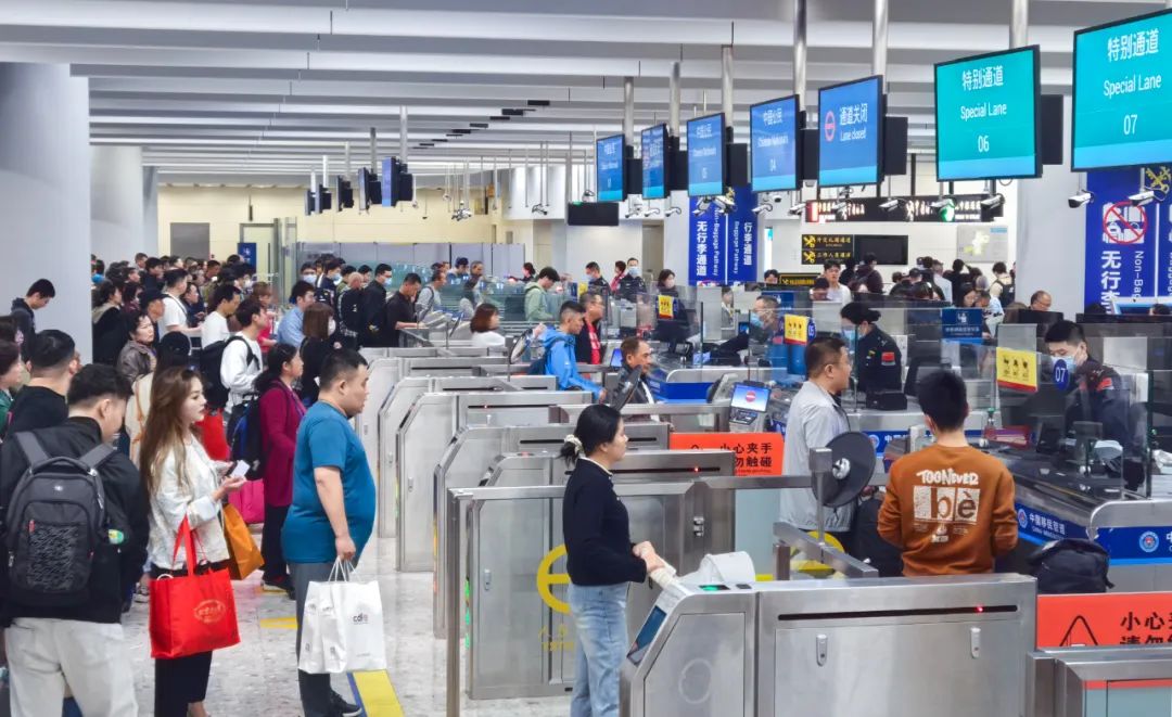 深圳口岸配备无人机外卖、智能翻译机、自助咖啡机，用满满科技感提升旅客幸福感