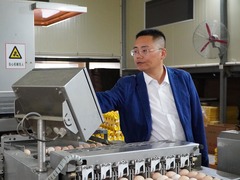 劳动者之歌|龚光辉：“慧”养鸡的“兴农人”