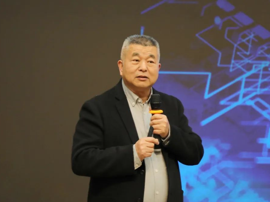 好的关系，才是好的教育！教育专家詹大年在宝安中学开讲