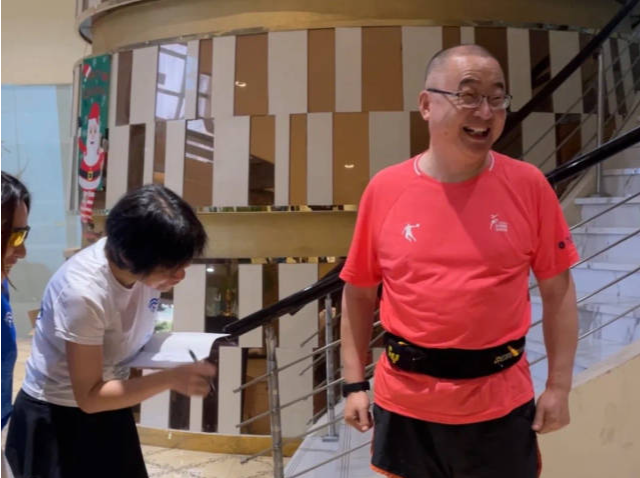 广州天河一小区喊业主减肥，每减一斤奖一斤猪肉