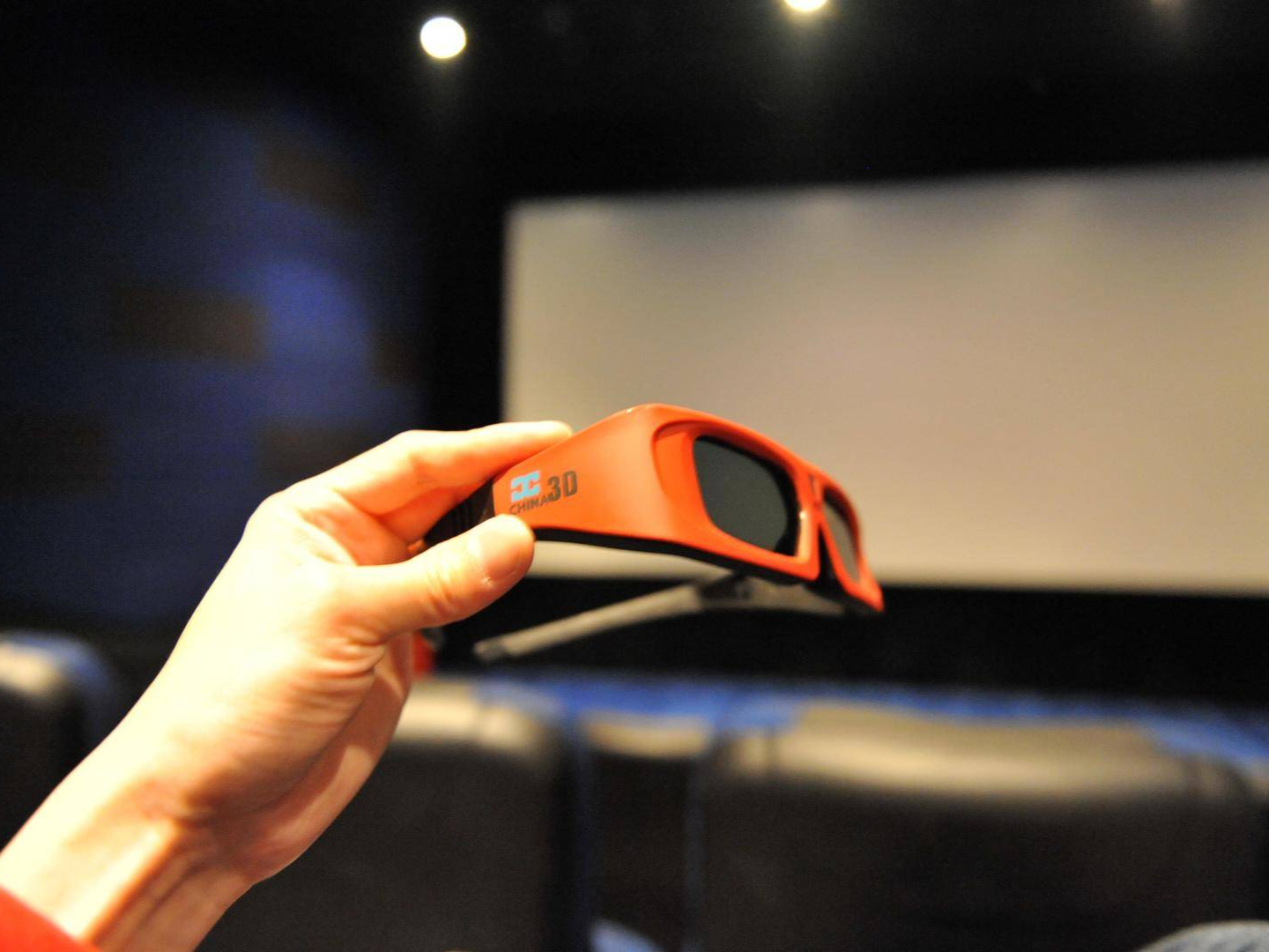 看3D电影要掏钱买眼镜？ 消委会：可留存证据进行投诉！