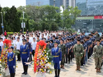 深圳革命烈士陵园清明祭扫超4.2万人次