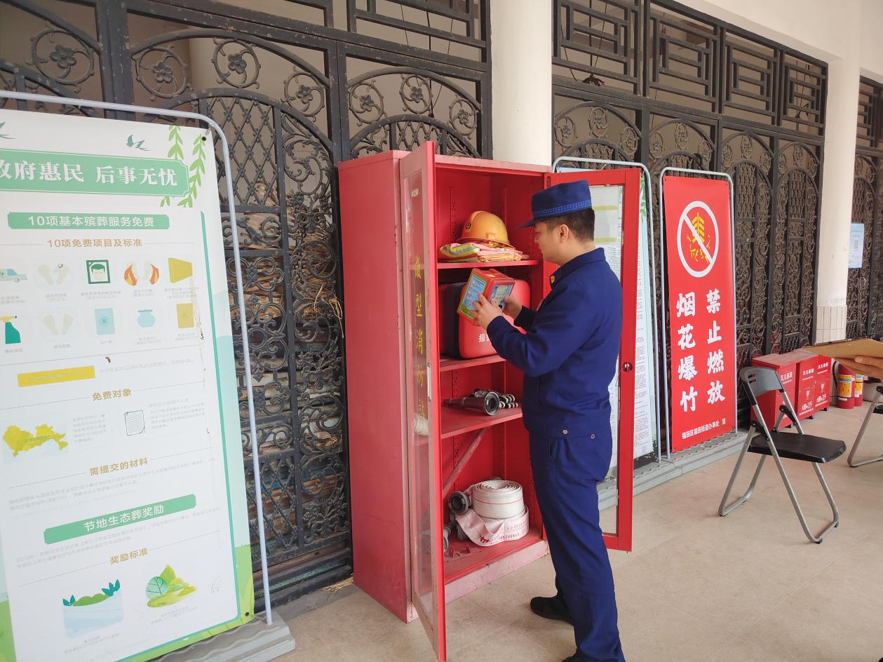 把好消防“安全关” 筑牢清明“防火墙” 深圳消防开展清明节前消防安全检查