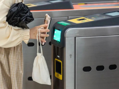香港能刷深圳通了！
