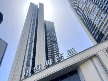 龙华一小区电梯被水淹后瘫痪，官方回应：压力表没拧紧，已解决 | 小区大件事