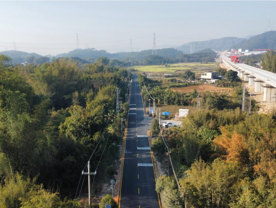 道路条件升级农业经济兴旺，深汕两条农村路焕新亮相