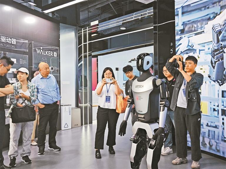 粤港澳大湾区媒体第三场联合采访活动走进深圳  科技创新高速度 生态环境高颜值