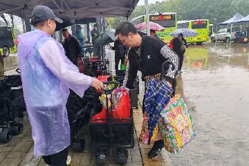 “有需要找我们”！暖心志愿服务护航中山清明祭扫