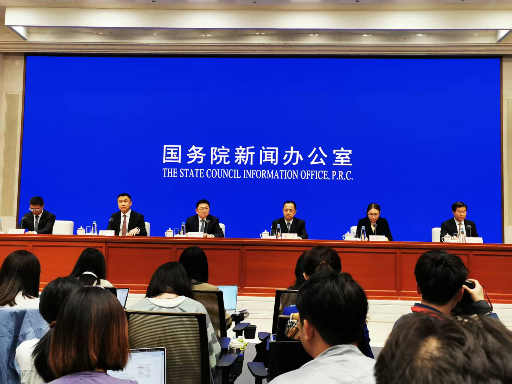 新一轮服务业扩大开放一次性向11个试点省市全面铺开 深圳等9个新增城市试点任务将进一步研究提出