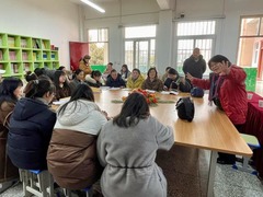 让老师们“先读一步”——河南退休教师孟素琴的“带领老师读书”十年试验