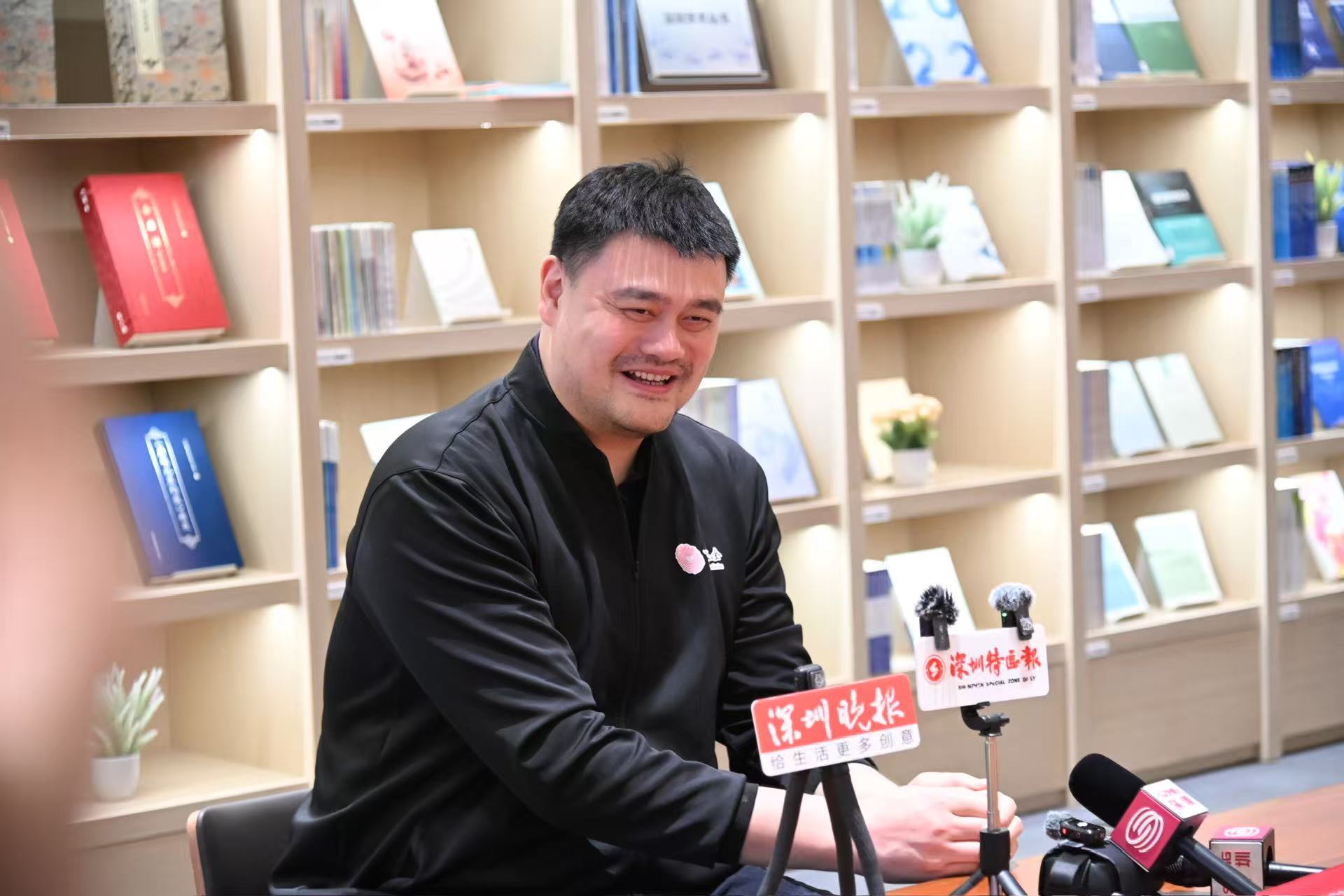 姚明在深圳发声：让“息屏”成为孩子触摸真实世界的起点​