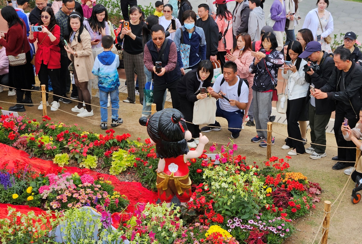 春日繁花映鹏城 生态宜人引客来