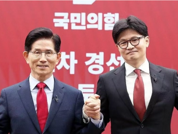 韩国下届大选执政党初选4进2结果揭晓 金文洙、韩东勋胜出