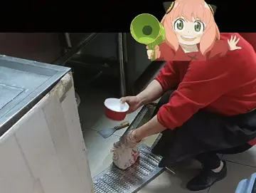 店员用餐具清理下水道！山西一餐饮公司回应→ | 有料