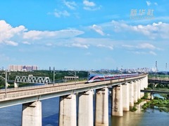 武铁计划加开128对始发列车服务“五一”旅客出行