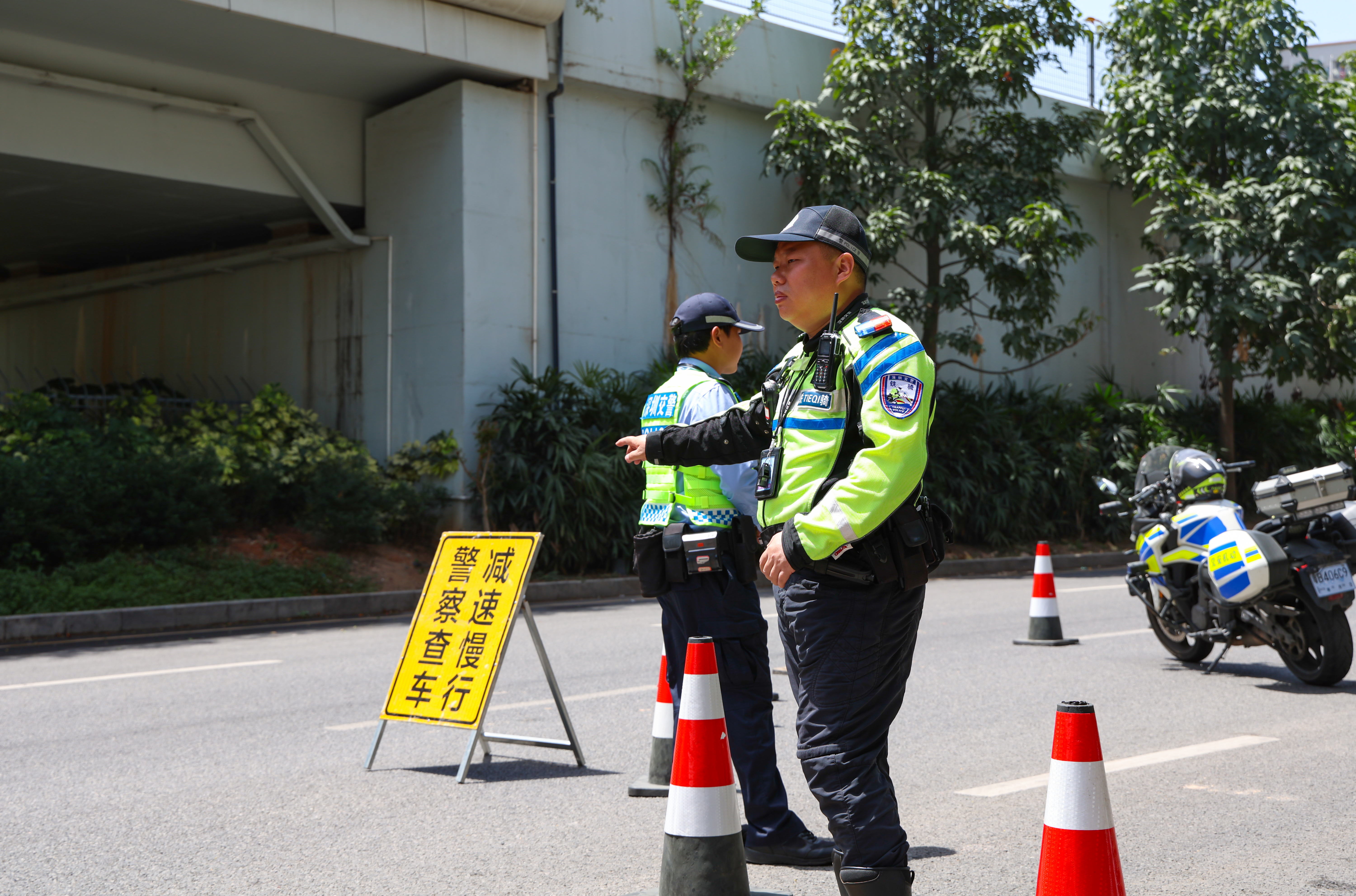 电动自行车任性闯高快速路？深圳交警：严查！