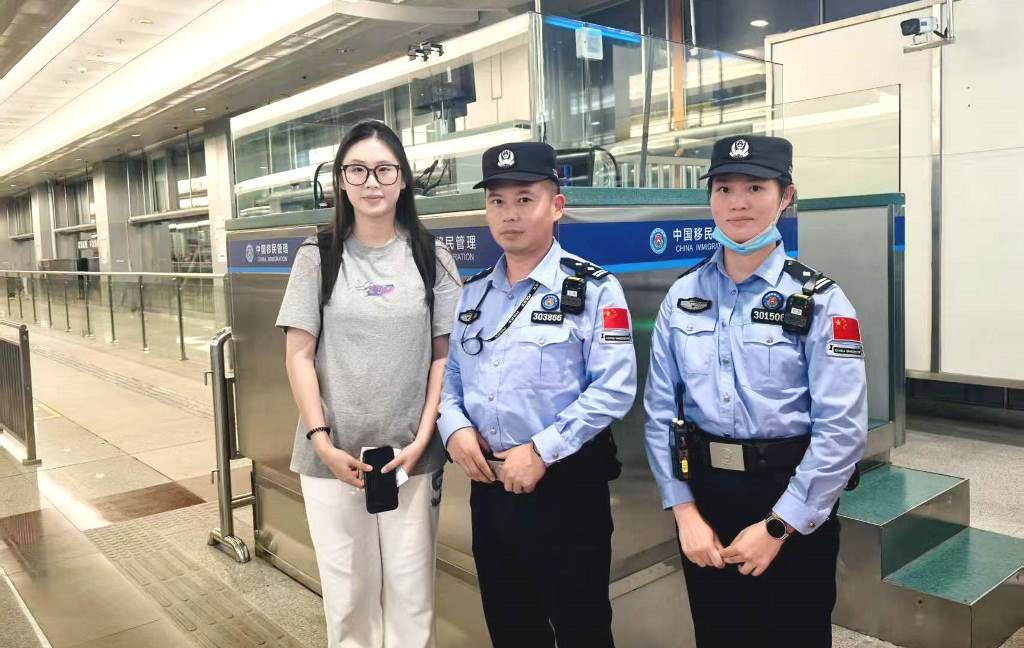 暖心一小时！皇岗边检民警急寻失主再获“表扬工单”