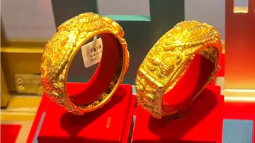 金价爆了！美元崩了！