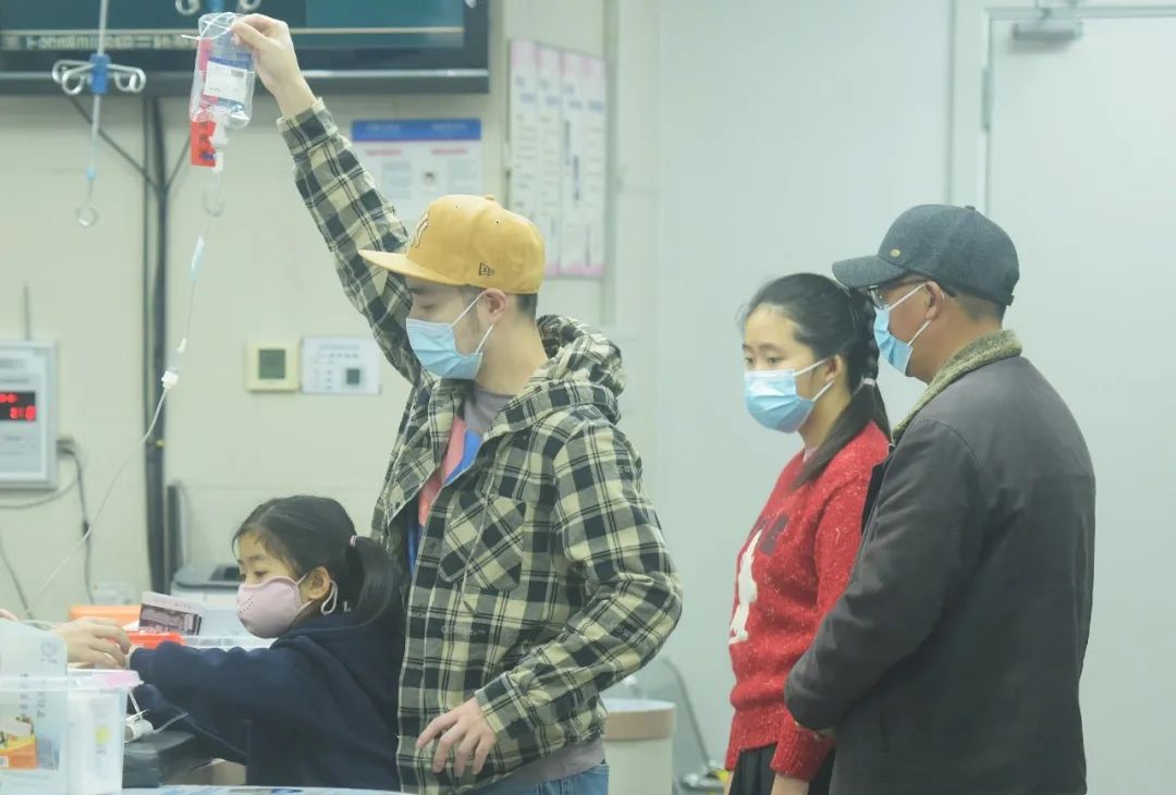 国家卫健委：将建立0~3岁危重症儿童24小时救治绿色通道
