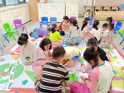 南园街道巴登社区开展 “绿色成长，法治护航” 活动