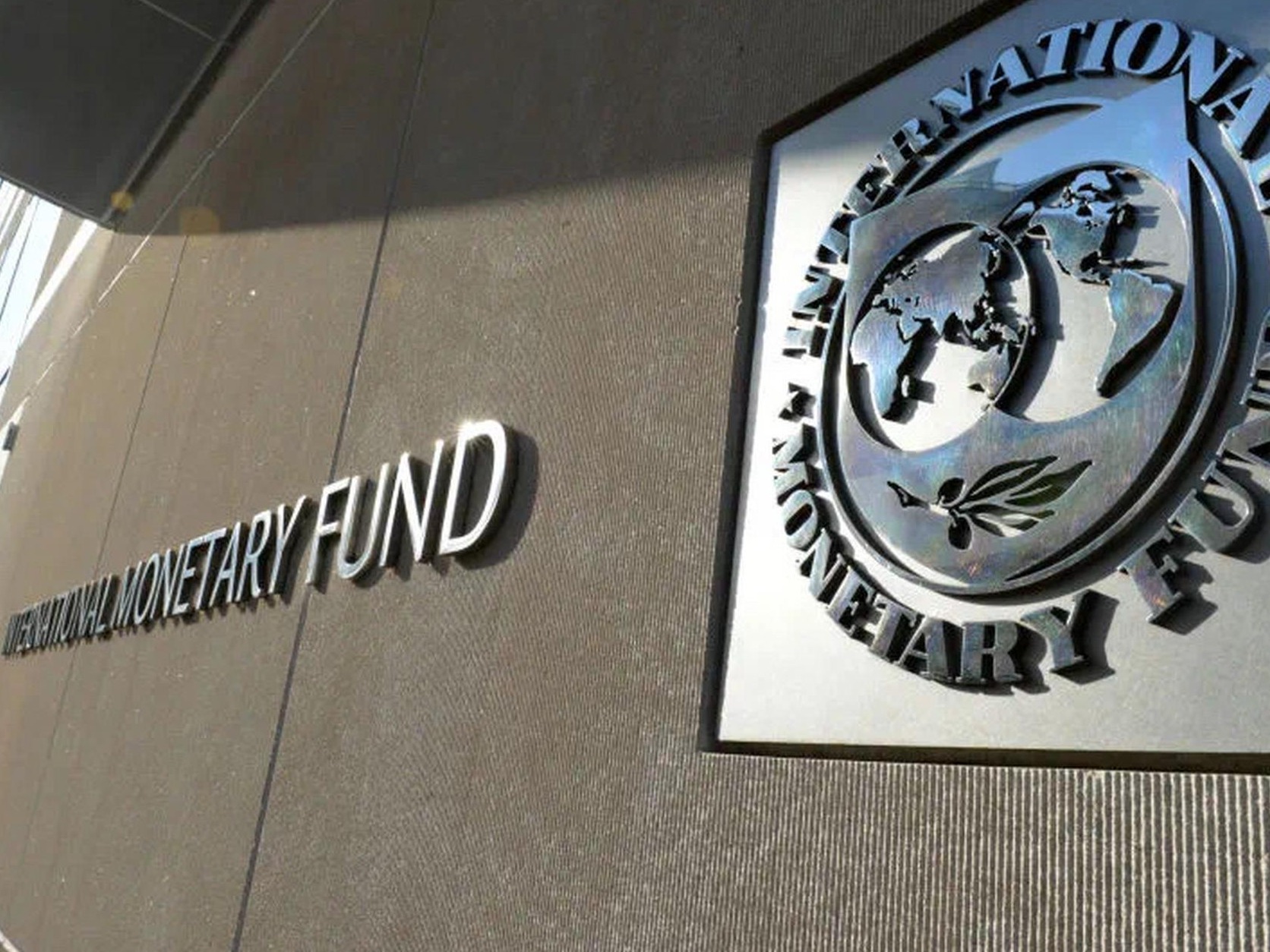 美关税措施冲击下，IMF下调全球经济增长预期