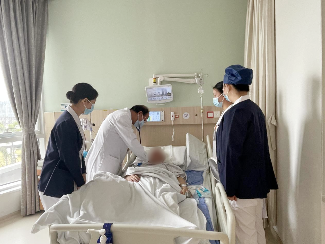 八旬老人“肺炎”久治不愈？深圳前海泰康医院呼吸内科精准诊疗重症免疫性肺炎