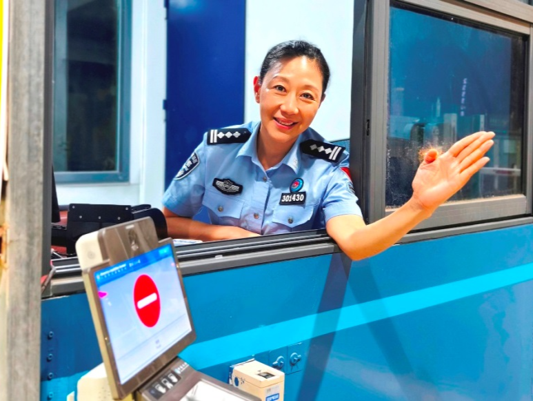 皇岗边检女警刘琼：三十八载国门守望与初心传承