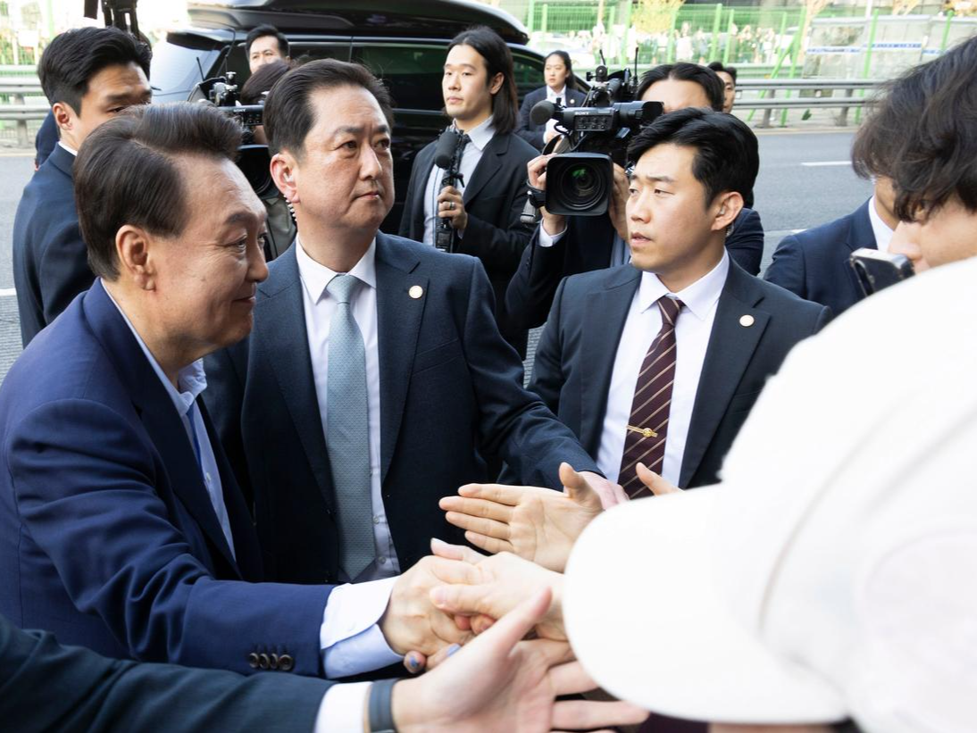 尹锡悦明日受审，或面临终身监禁甚至死刑